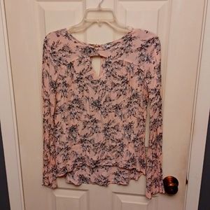 Pink floral top 🌸💮